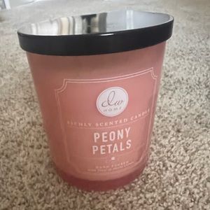 DW HOME PEONY PETALS CANDLE